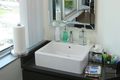 Cleaning station, with sink